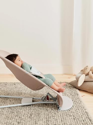 BabyBjörn Silla Mecedora para Bebé Balance Soft, Tejido/Jersey, Beige/Gris| Asiento ajustable 2 en 1 para bebé y silla de niño pequeño, recién nacido a niño (8-30 libras), 4 posiciones, ligero y portátil