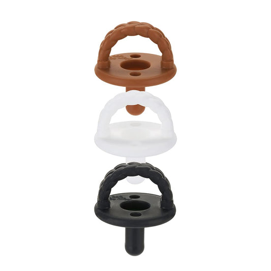 Itzy Ritzy Sweetie - Juego de 3 chupetes de silicona para recién nacidos con mango plegable y dos agujeros de aire para mayor seguridad; juego de café y crema de 3 pulgadas, edades recién nacidas y mayores