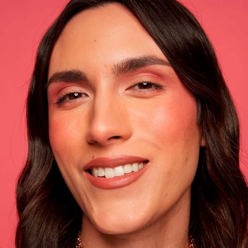 NYX Professional Makeup, Buttermelt Blush, Tono: Had Butta (salmón). Rubor cremoso en polvo infusionado con manteca de karité, mango y almendras, hasta 12hrs de uso, no se desvanece, resistente a transferencias. Fórmula vegana.