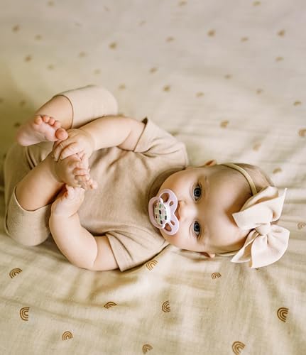 Chupete Dr. Brown's Nature Morada Brilla en la Oscuridad, Simétrico Silicona Suave para Bebé 6-18 Meses, Paquete de 4