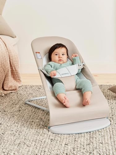 BabyBjörn Silla Mecedora para Bebé Balance Soft, Tejido/Jersey, Beige/Gris| Asiento ajustable 2 en 1 para bebé y silla de niño pequeño, recién nacido a niño (8-30 libras), 4 posiciones, ligero y portátil