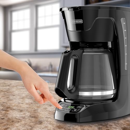 BLACK+DECKER Cafetera Programable Digital,12 Tazas, Filtro Permanente, CM1110B-LA