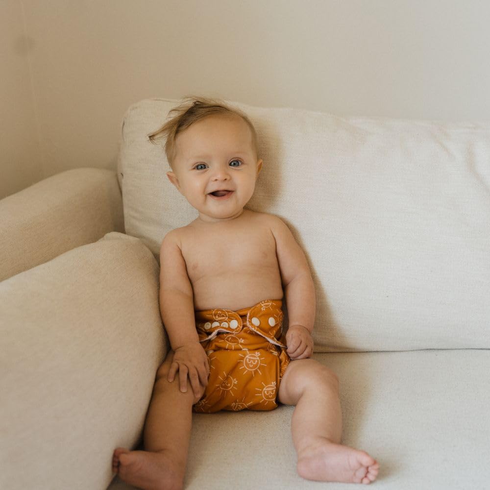 Nora's - Paquete de 7 pañales de tela con 7 inserciones y 1 bolsa húmeda, funda impermeable, lavable, reutilizable y de tamaño único para recién nacidos y niños pequeños, espacio exterior