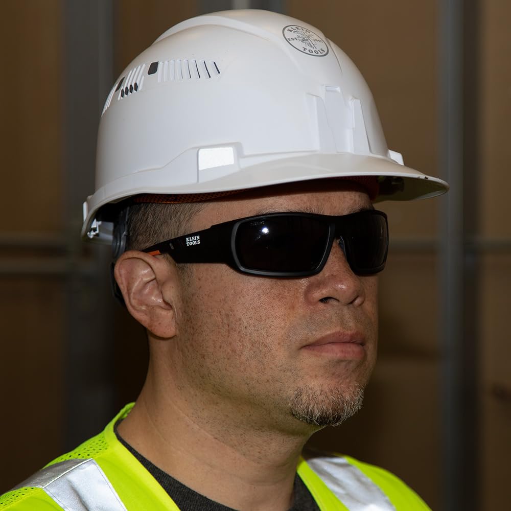 Klein Tools 60471 - anteojos de seguridad ANSI Z87.1+ Pro con junta de marco completo, lentes grises, protección UV, antivaho, resistentes a los arañazos