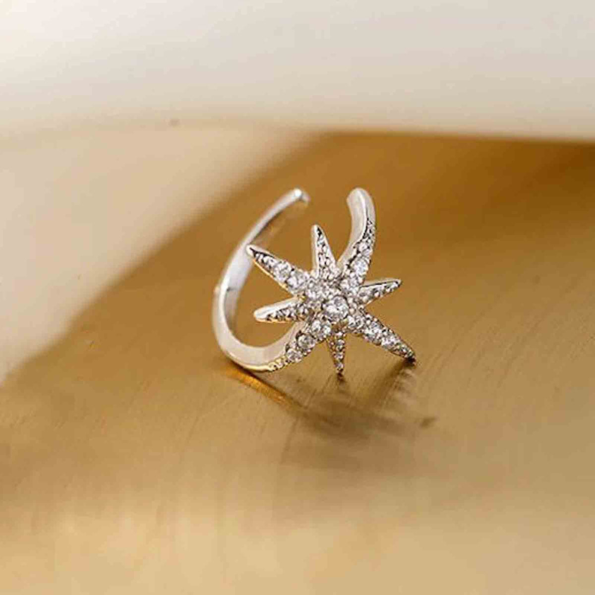 Yheakne Boho Northstar - Pendientes de plata con diseño de estrella pavimentada para cartílago, pendientes pequeños sin perforar, joyería para mujeres y niñas (plata)