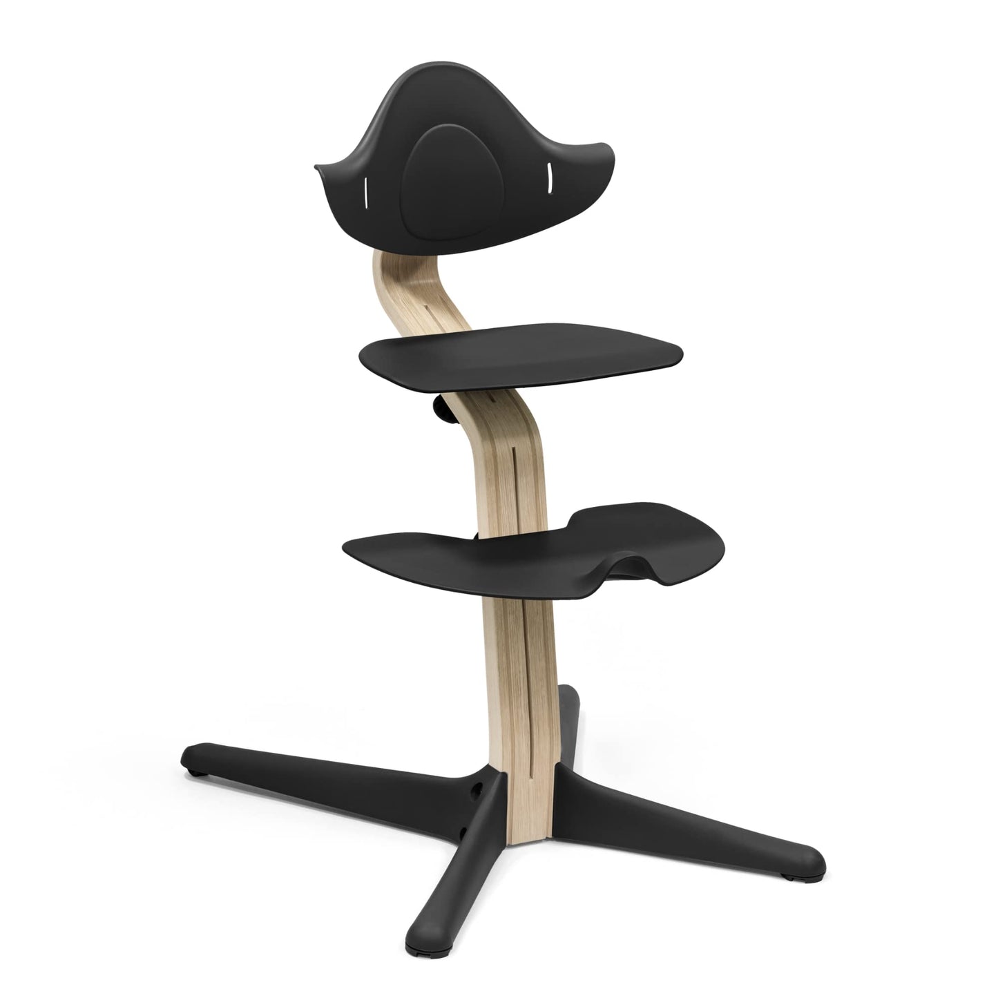 Silla Stokke Nomi, La silla que inspira a sentarse de forma activa - Sin herramientas, ajuste fácil - Incluye un reposapiés estable y ruedas antivuelco - Soporta hasta 150 kg (Negro/Natural)