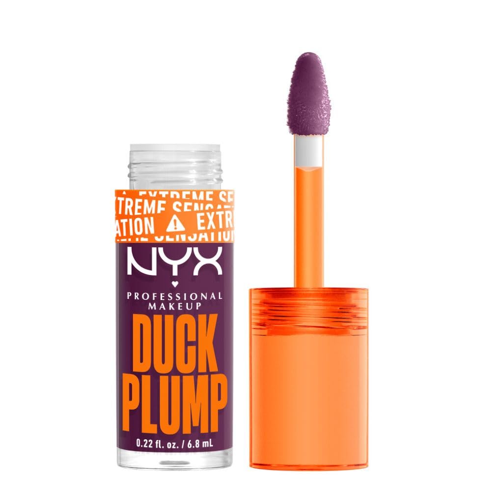 NYX Professional Makeup, Duck Plump, 7ml. Tono: Pure Plum-P (Morado). Brillo labial voluminizador con efecto plumping para un volumen instantáneo. Gloss infusionado con jengibre picante para un volumen visible y de larga duración. Fórmula vegana.