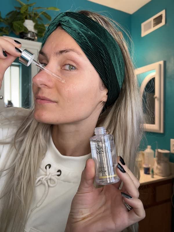 Carrot & Stick The Defense Anti Aging Serum combate las líneas finas y las arrugas, estimula el colágeno, belleza libre de crueldad animal, apto para todo tipo de piel, 1 onza líquida