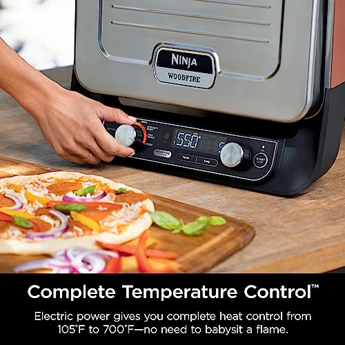 Horno de Pizza Exterior Ninja Rojo Terracota 8 en 1 con Tecnología Woodfire y Ahumador de Barbacoa