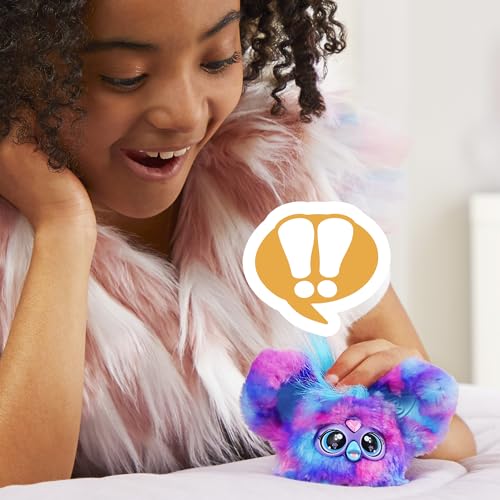 Furby Furblets Peluche Miniamigo Luv-Lee con más de 45 Sonidos, música K-Pop y Frases en Furbish Colores Morado y Azul, Incluye Llavero para Colgar, + 6 años