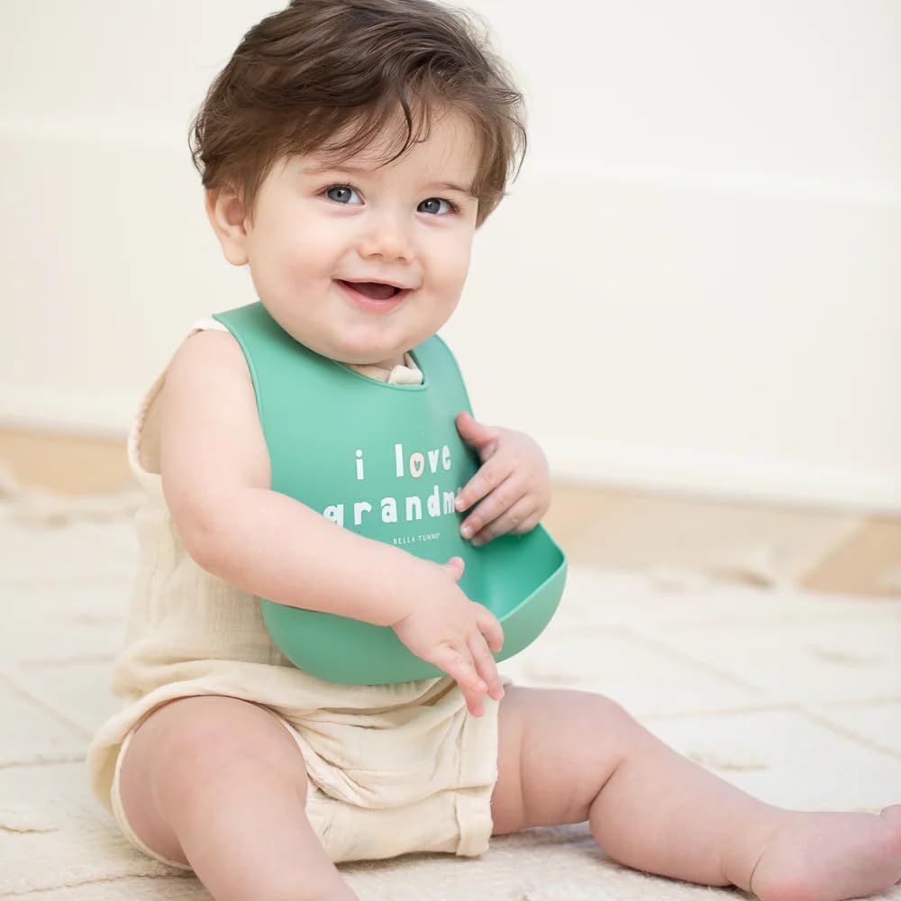 Bella Tunno - Babero de silicona impermeable con gran colector de alimentos, ajuste ajustable para bebés de 4 a 12 meses y niños pequeños de 1 a 3 años, niños y niñas, I Love Grandma