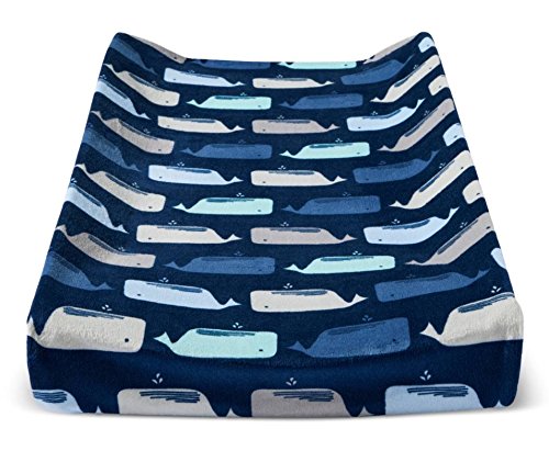 Funda cambiadora de felpa por el mar azul marino ballena