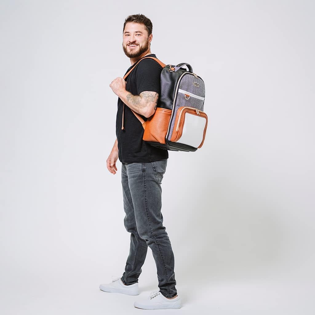 Itzy Ritzy - Mochila para pañales de gran capacidad Boss Plus para bebé con 19 bolsillos, cambiador, clips para cochecito y cómodas correas para mochila, café y crema