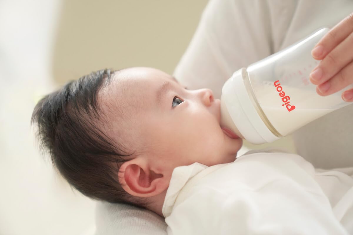 Biberón Pigeon SofTouch Transparente Tecnología Japonesa para Recién Nacido