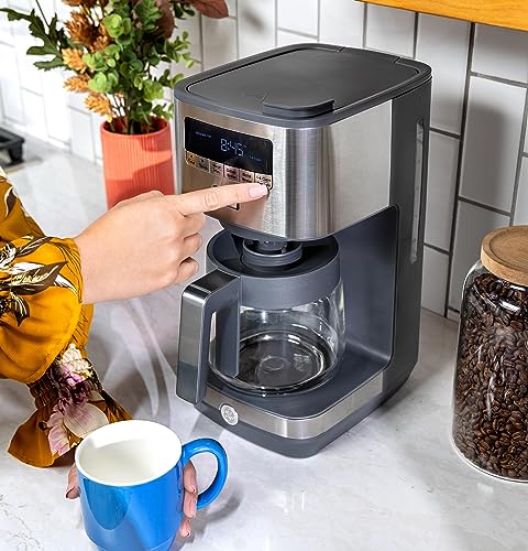 GE - Cafetera de goteo con temporizador, jarra de vidrio de 12 tazas con placa ajustable para mantener el calor, cabezal de ducha ancho para un máximo sabor, esenciales para la cocina, acero inoxidable