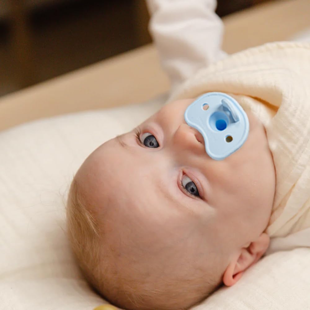 Kids Heroes Chupones para Bebe 0 a 3 Meses de Una Sola Pieza de Silicona, Chupones Ortodonticos 0-3 meses Libre de BPA, Paquete de 2 (Azul Celeste)