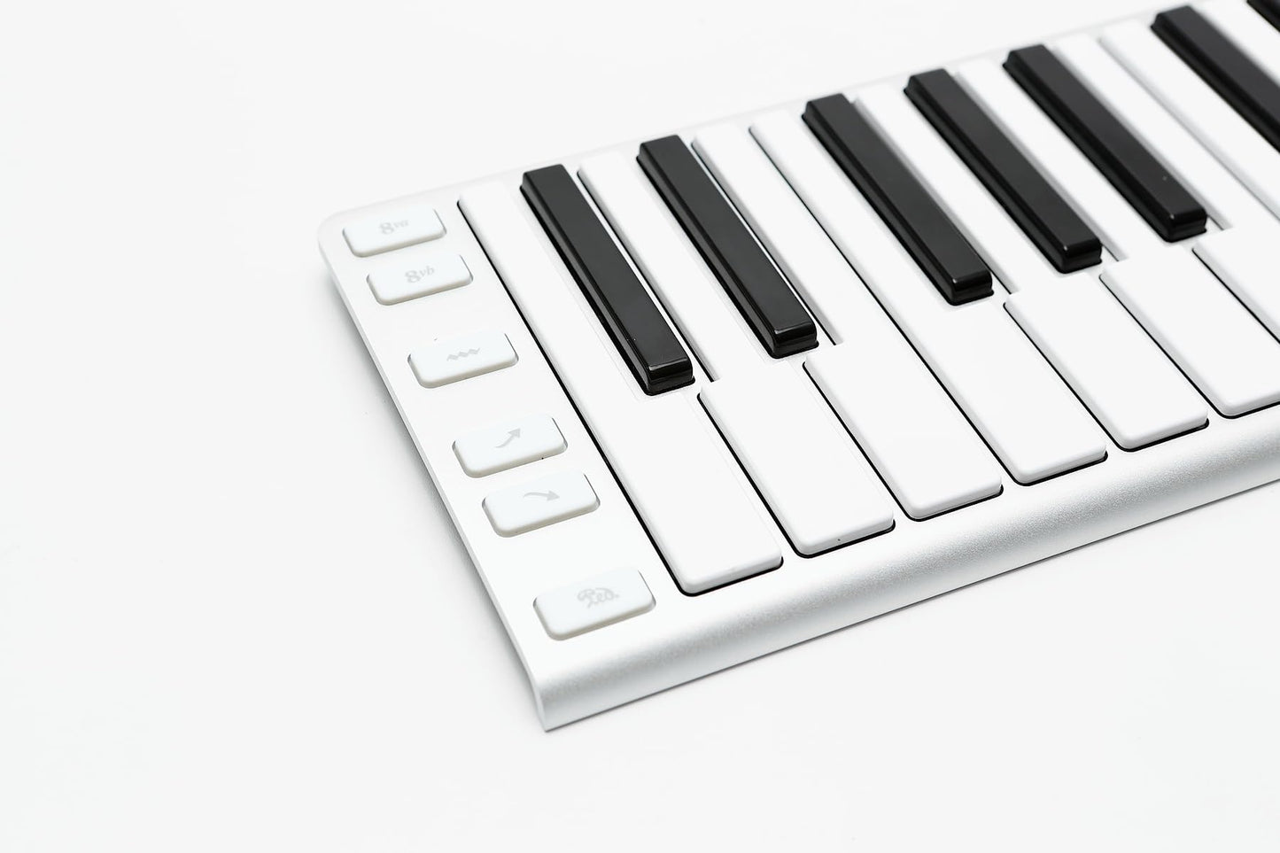 Xkey - driver de teclado MIDI USB 25 - Marco de aluminio ultrafino estilo Apple, 25 teclas sensibles a la velocidad de tamaño completo, postáctil polifónico, Plug & Play en iPad, iPhone, Mac y PC