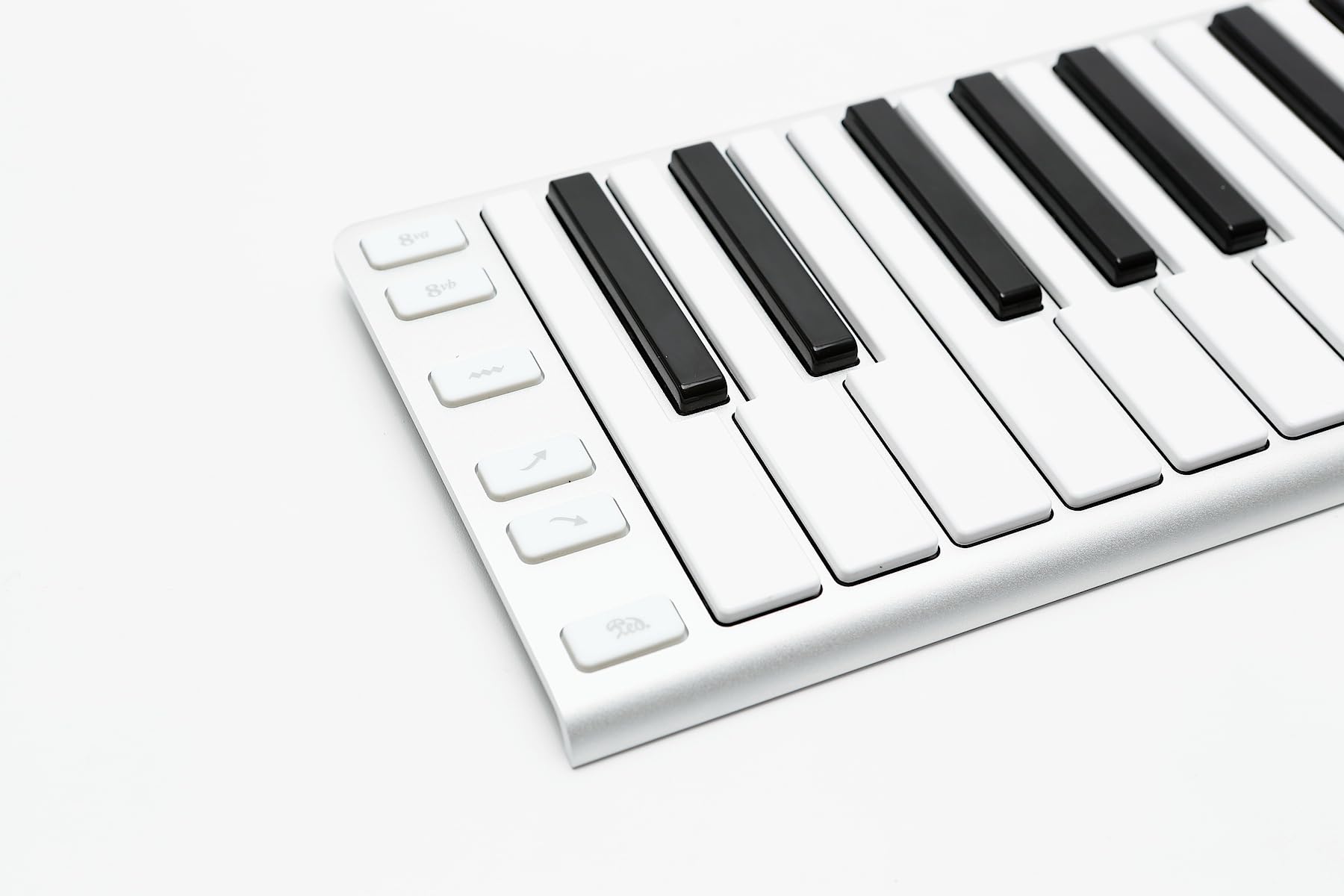 Xkey - driver de teclado MIDI USB 25 - Marco de aluminio ultrafino estilo Apple, 25 teclas sensibles a la velocidad de tamaño completo, postáctil polifónico, Plug & Play en iPad, iPhone, Mac y PC
