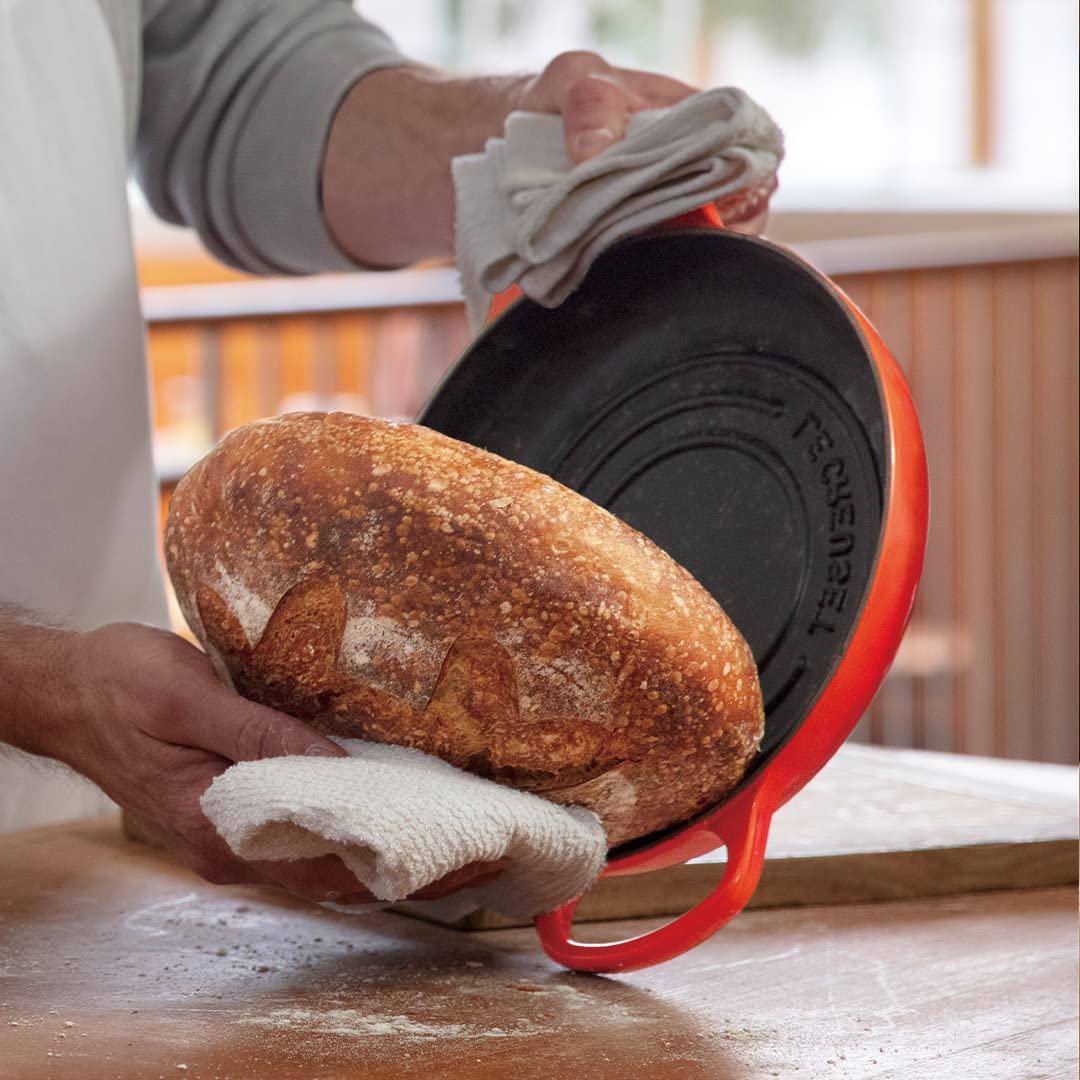 Le Creuset Horno de pan de hierro fundido esmaltado, llama