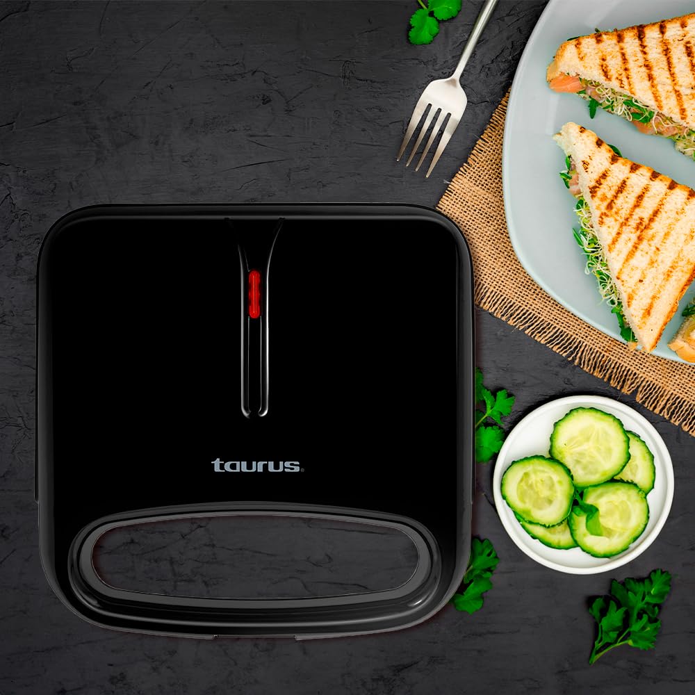 Sandwichera Taurus Cosmos Negro Compacta 750 W