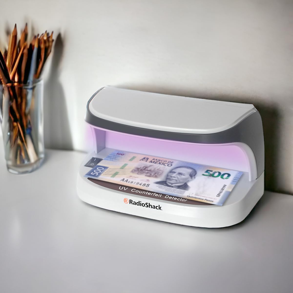 Detector de Billetes Falsos RadioShack Ultravioleta Portátil con Batería Recargable USB UV de 3 Watts