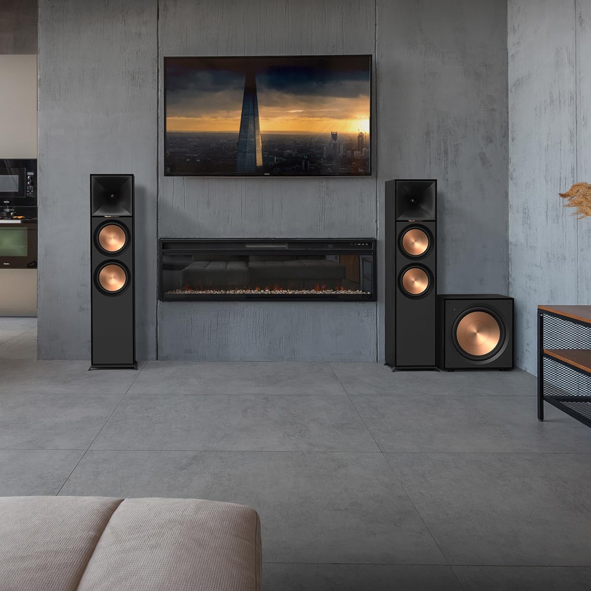 Subwoofer Klipsch Spun-Copper Referencia con Altavoces de Polímero Cristalinos Termoformados de Disparo Frontal Renovados