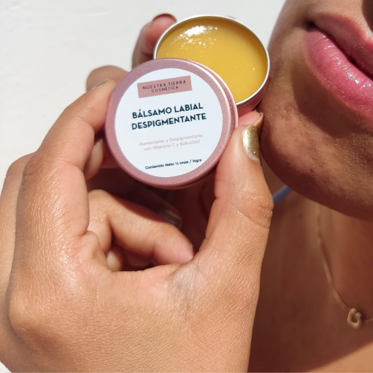 Bálsamo labial despigmentante con Vit. C estable