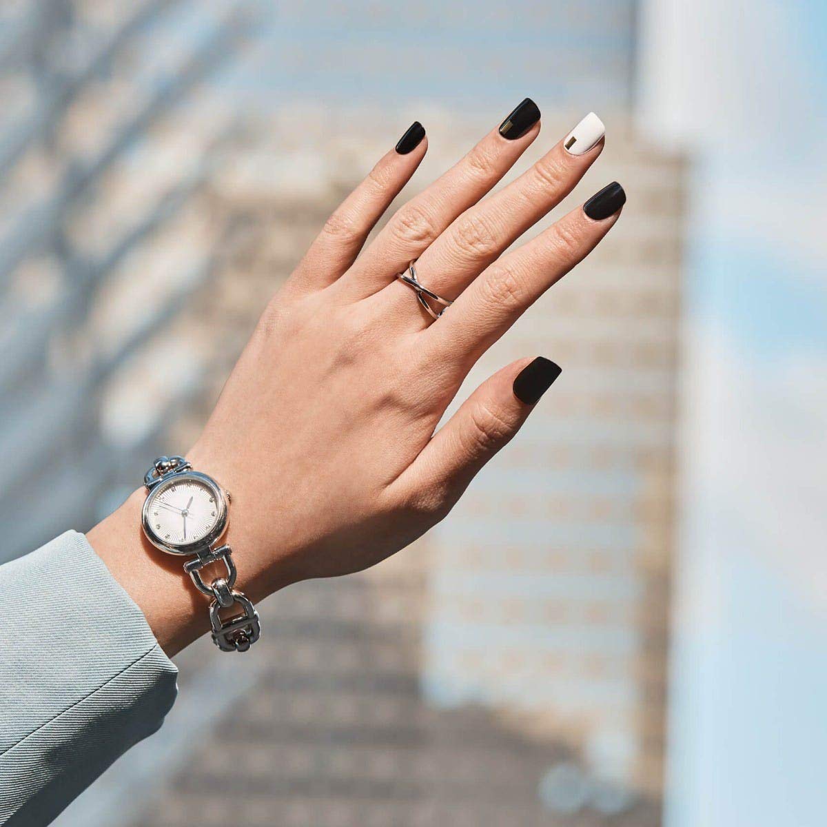 imPRESS Design - Uñas a presión, unidad de medianoche, blanco y negro, corto, tamaño, esclavo, forma, incluye 30 uñas, almohadilla de preparación, hoja de instrucciones, 1 barra de manicura, 1 mini