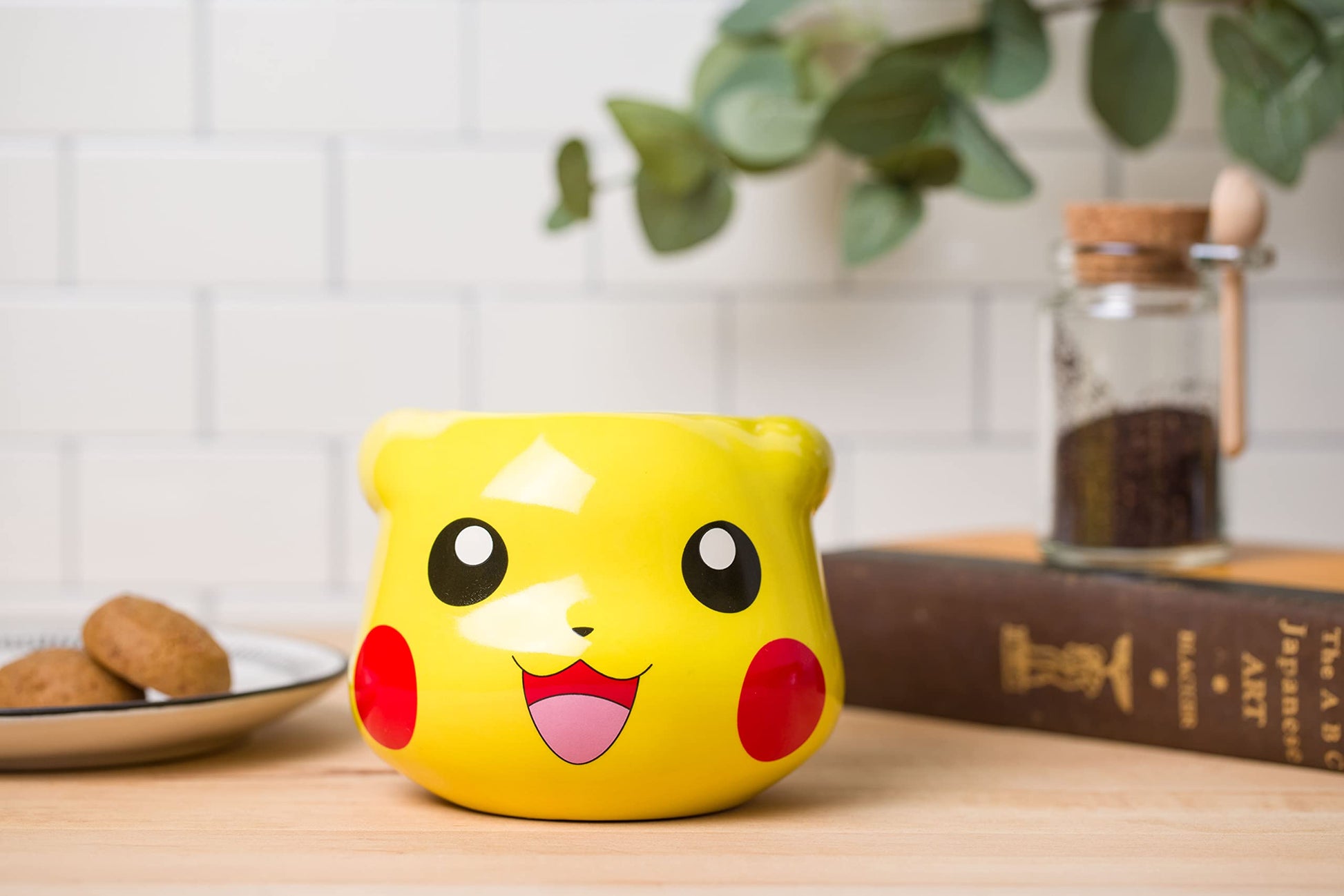 Taza Cerámica Esculpida 3D Silver Buffalo Pikachu Amarilla 20 Onzas