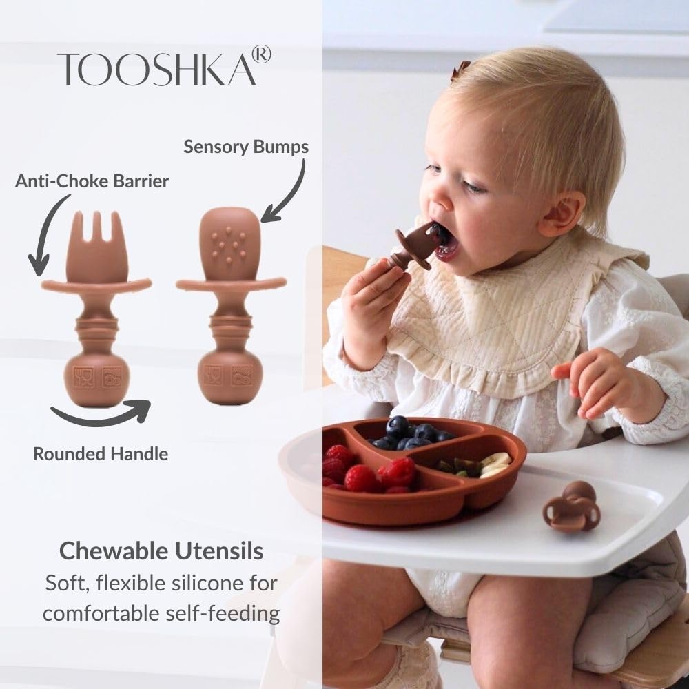Tooshka - Juego de utensilios para bebés y tazas pequeñas, fácil alimentación para niños pequeños de 6 meses de edad, cubiertos de silicona sin BPA, esencial para destete LED para bebés (rosa sucia)