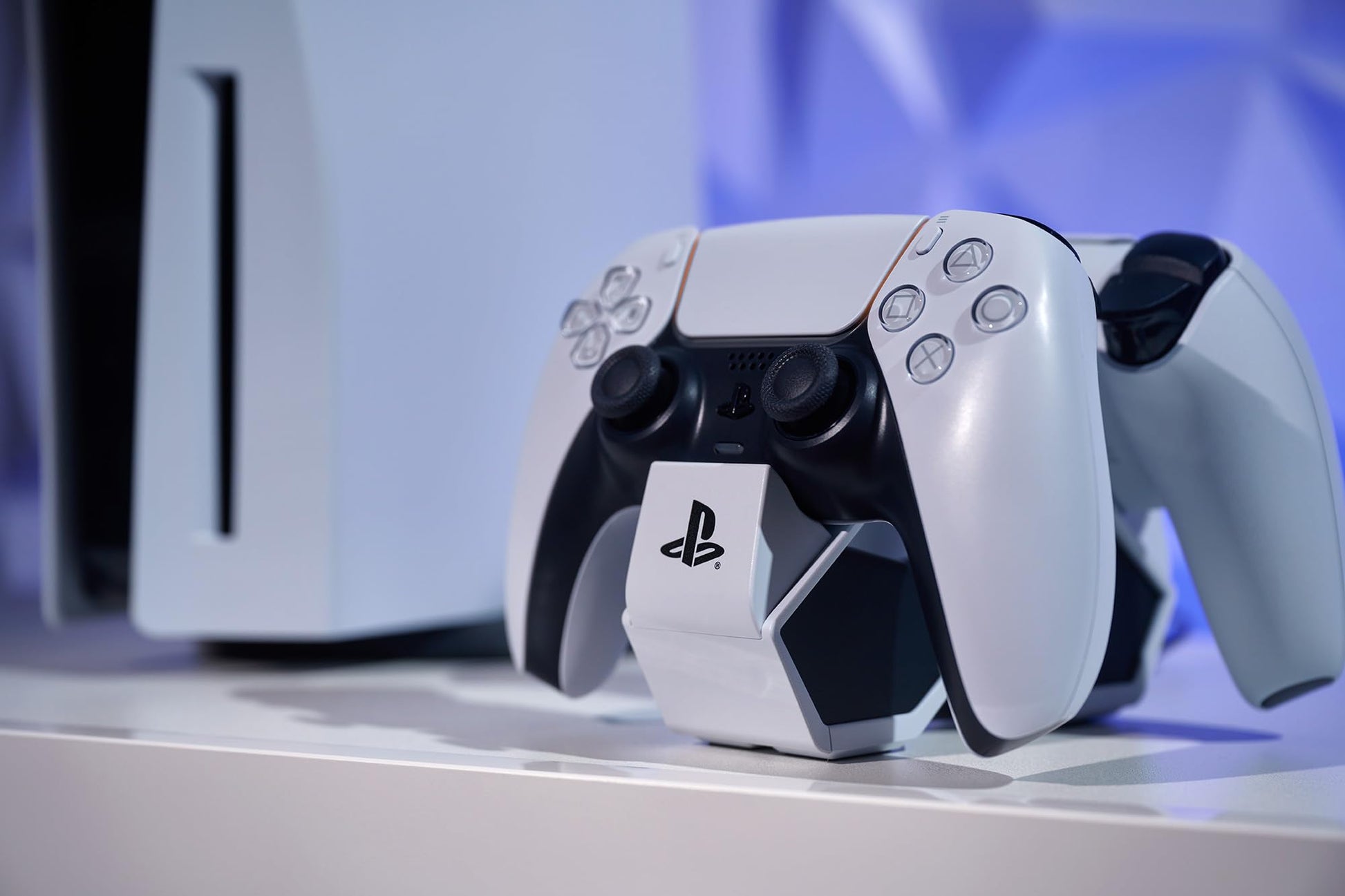 Estación de Carga Dual PowerA Blanco Twin Edition para Controles Inalámbricos Dualsense PlayStation 5