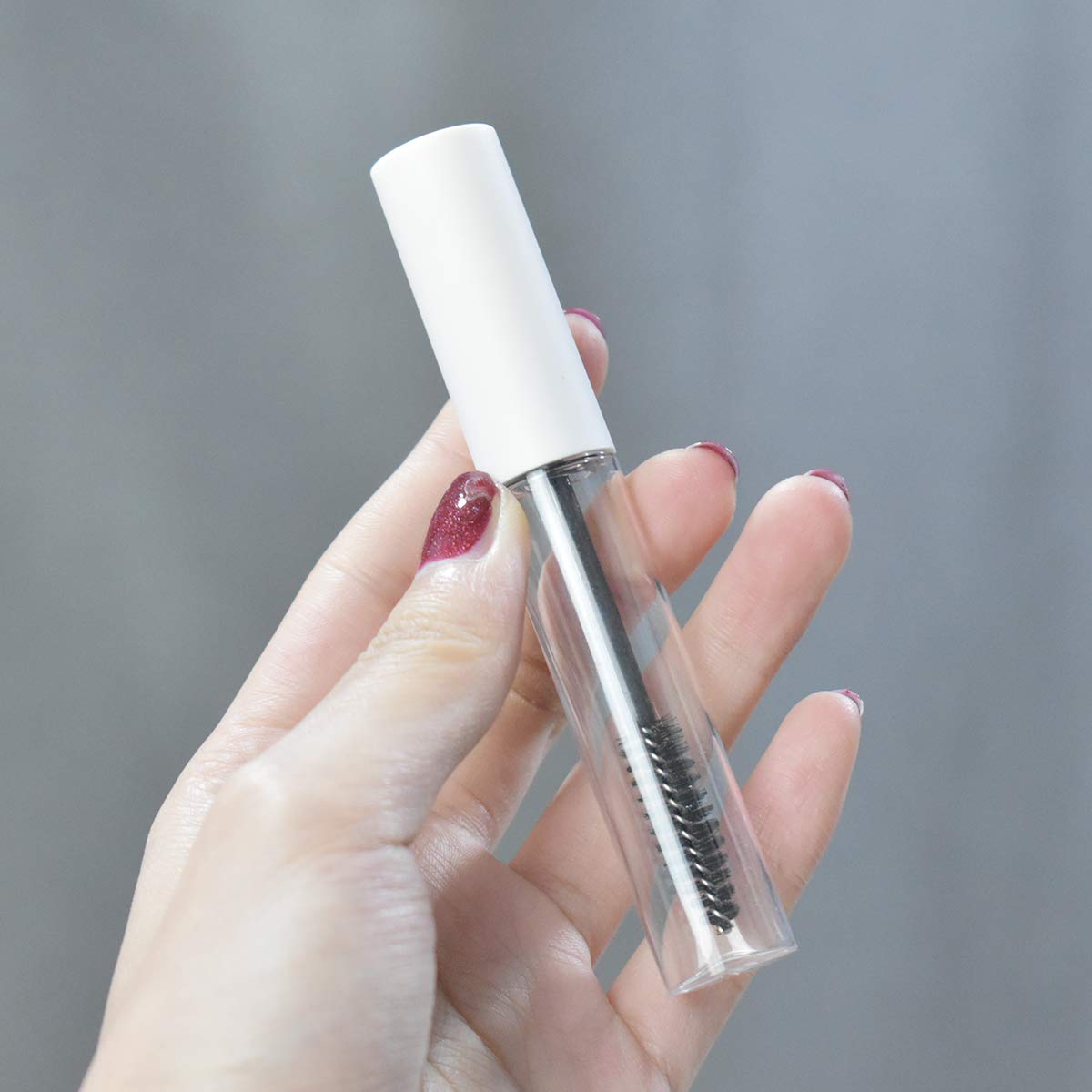 GTHER - Juego de 10 botellas vacías de 10 ml con varita de pestañas e insertos de goma y embudos para aceite de ricino/aceite de crecimiento de pestañas, contenedor de crema de pestañas con tapa, color blanco mate