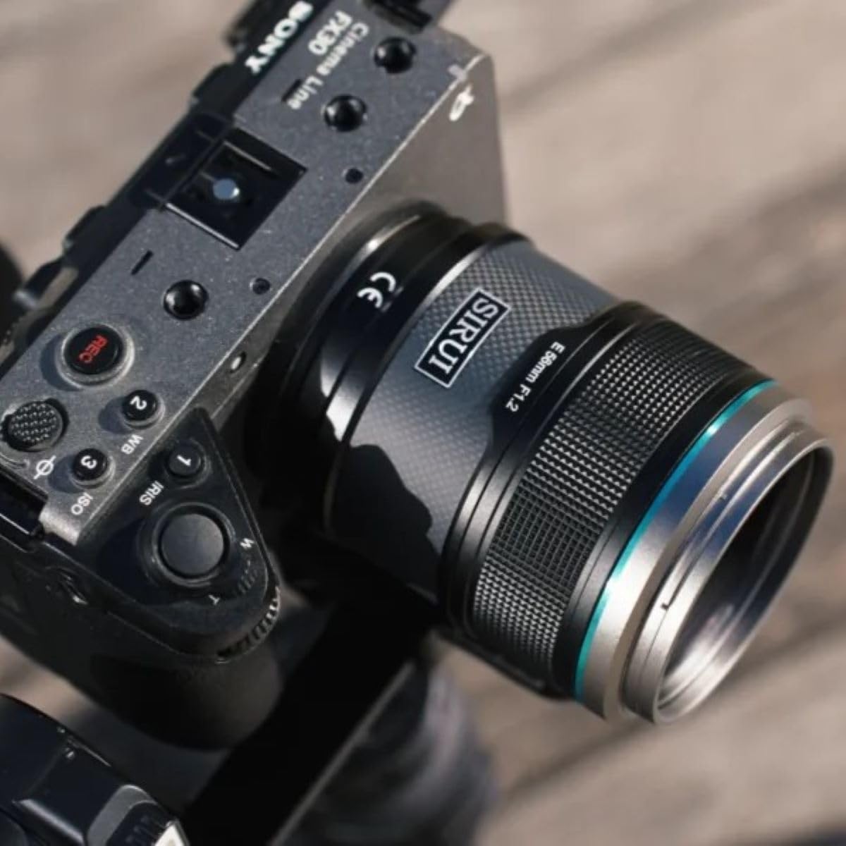 Lente de Enfoque Automático Sirui Sniper Negro de 56 mm f/1.2 (Montaje E)