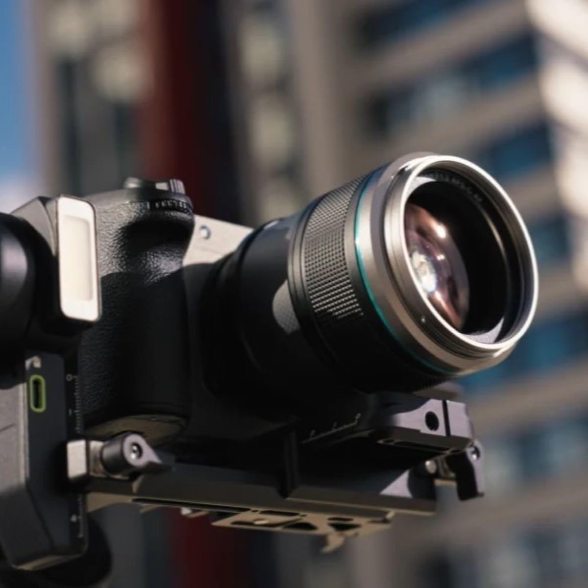 Lente de Enfoque Automático Sirui Sniper Negro de 56 mm f/1.2 (Montaje E)