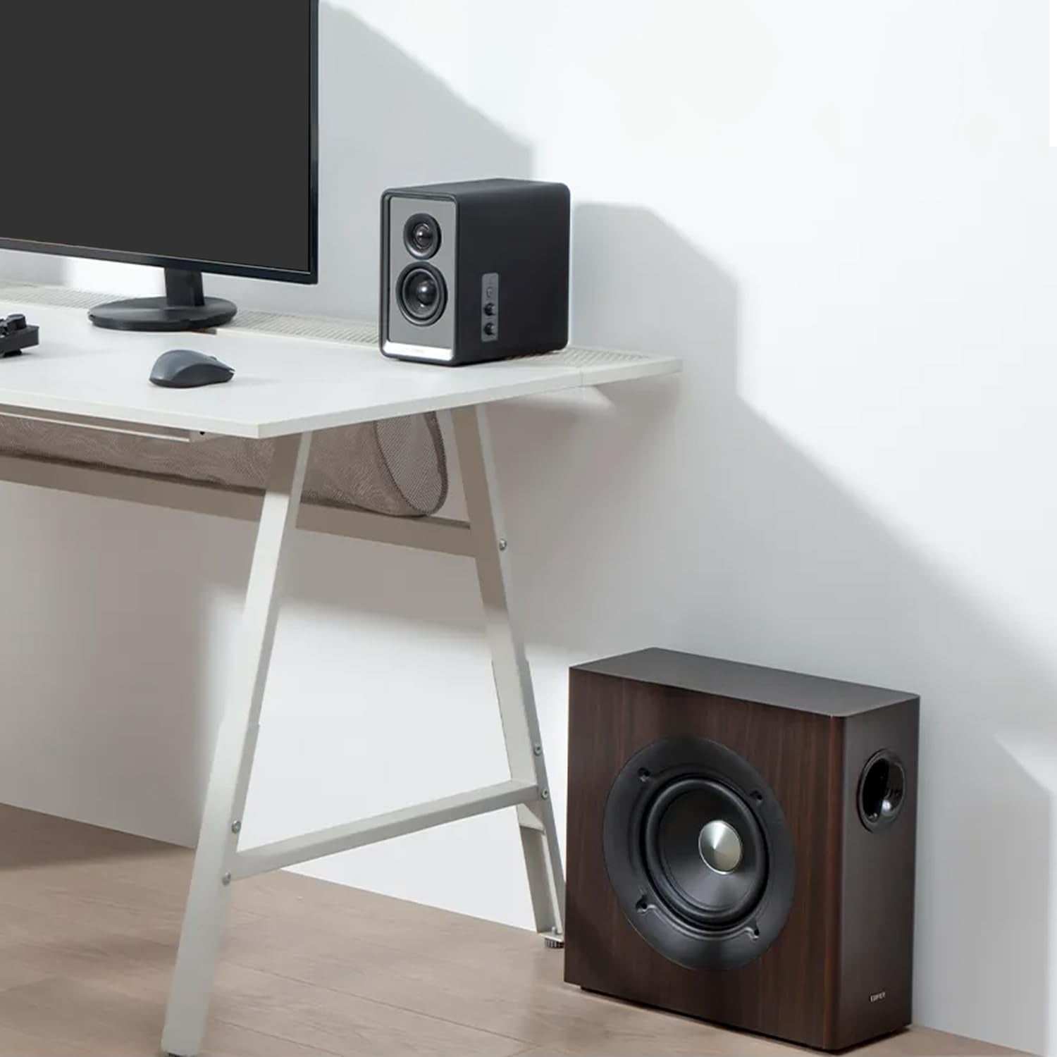 Edifier Subwoofer Activo T5s Color Café con Salida y Entrada de Audio