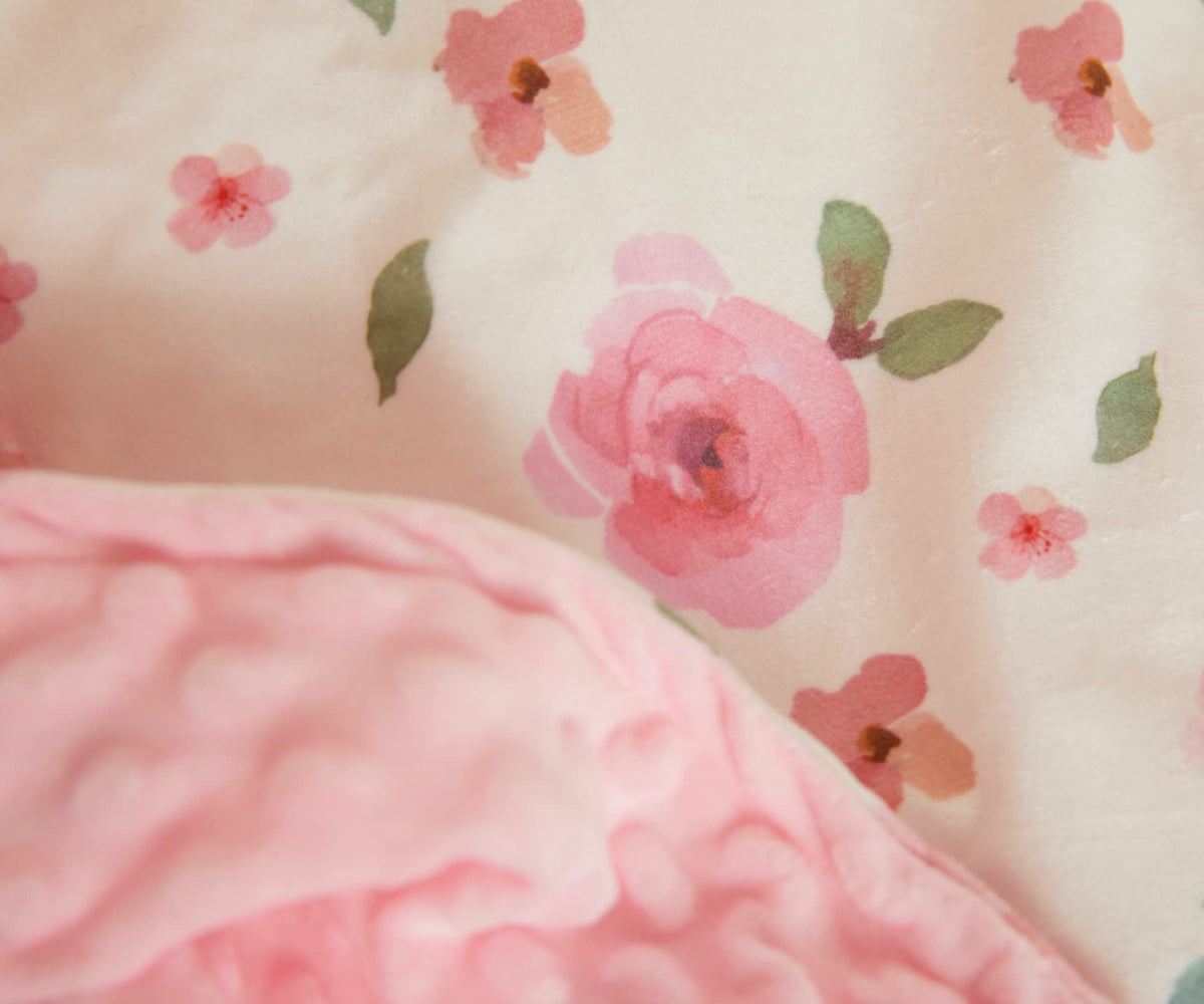 BUTTZO - Manta para bebés y niñas, manta de doble capa de felpa suave con respaldo punteado, manta para bebés y recién nacidos, regalos de ducha (rosa floral, 30 x 40 pulgadas)