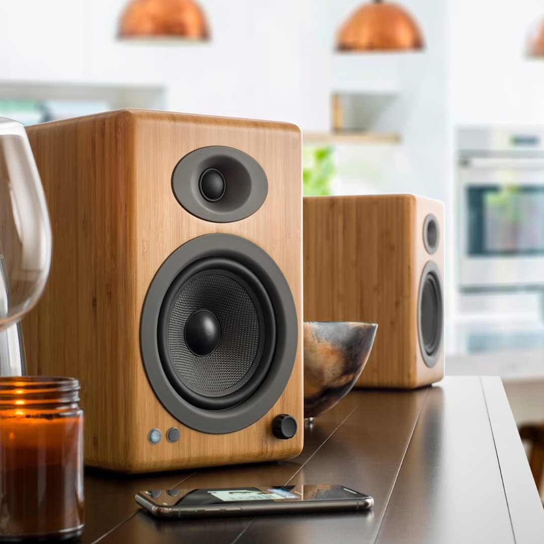 Audioengine Altavoces de estantería autoamplificados A5: Bocinas Tipo librero de 150 W de Primera Calidad para música, Juegos, Tocadiscos y Sistemas de Cine en casa: monitores de Estudio potentes