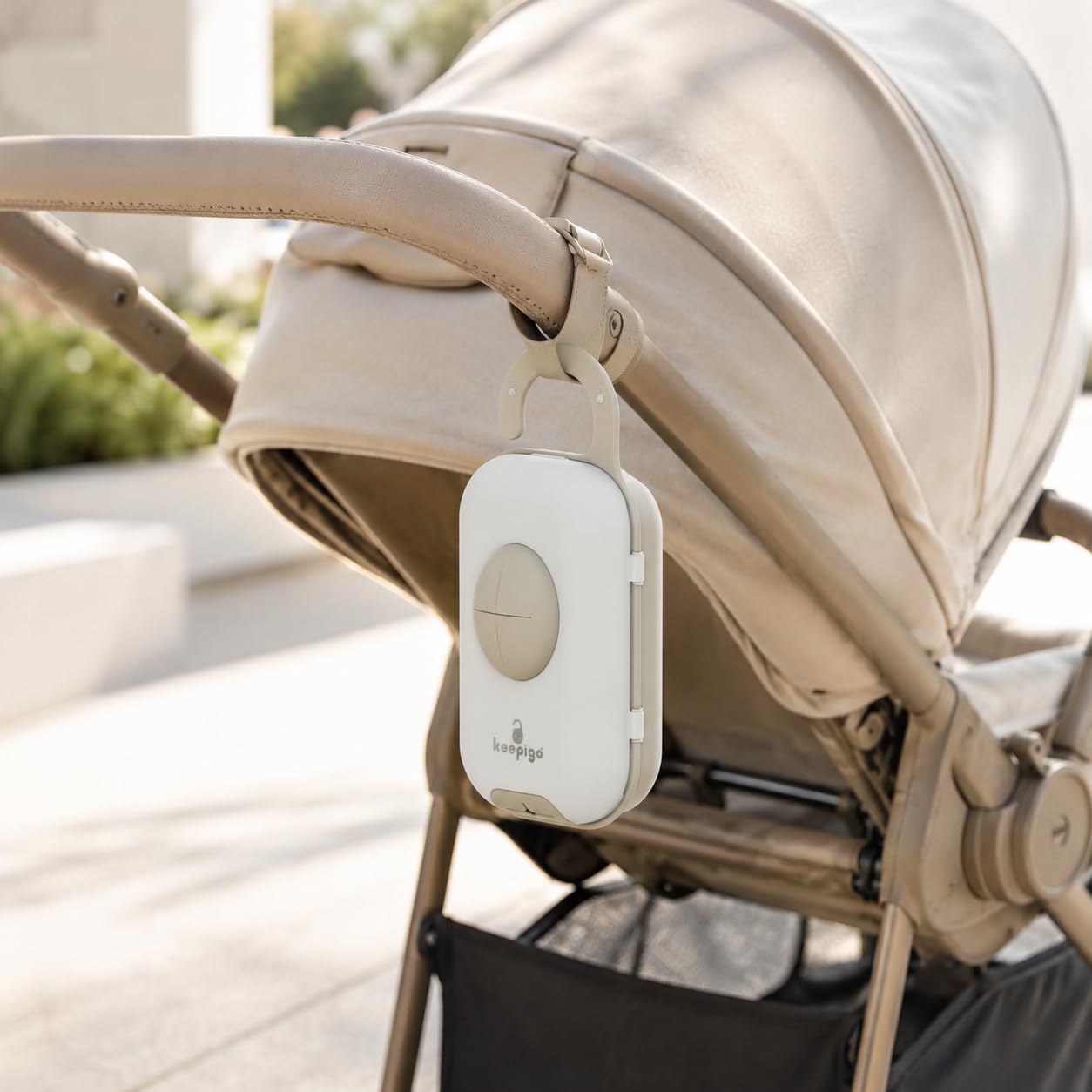 keepigo - Dispensador de toallitas para pañales | Organizador portátil 3 en 1, soporte para toallitas para bebés con bolsas desechables | Esenciales para bebés recién nacidos, niños pequeños, regalos