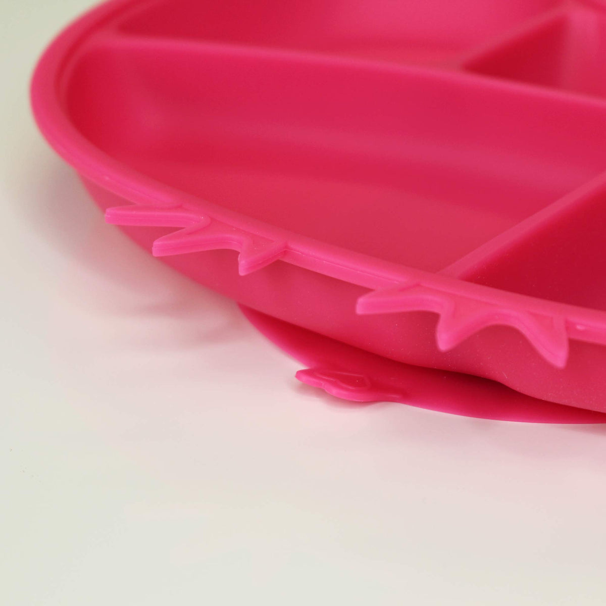 Innobaby Din Din Smart - Plato de silicona para pollo, diseño de niños, Amarillo