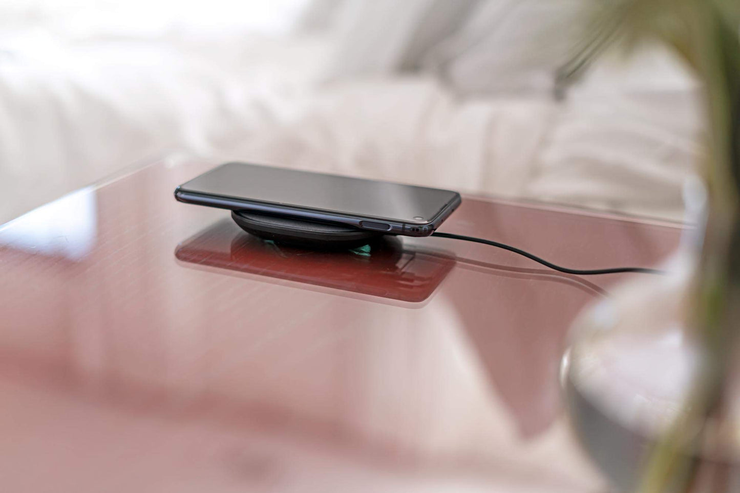 Mophie - Almohadilla de Carga inalámbrica de 10 W, Hecha para Apple Airpods, Samsung Galaxy S25/S24, iPhone 16/15/14 Pro, Google Pixel 9 y Otros Dispositivos habilitados para Qi, Color Negro
