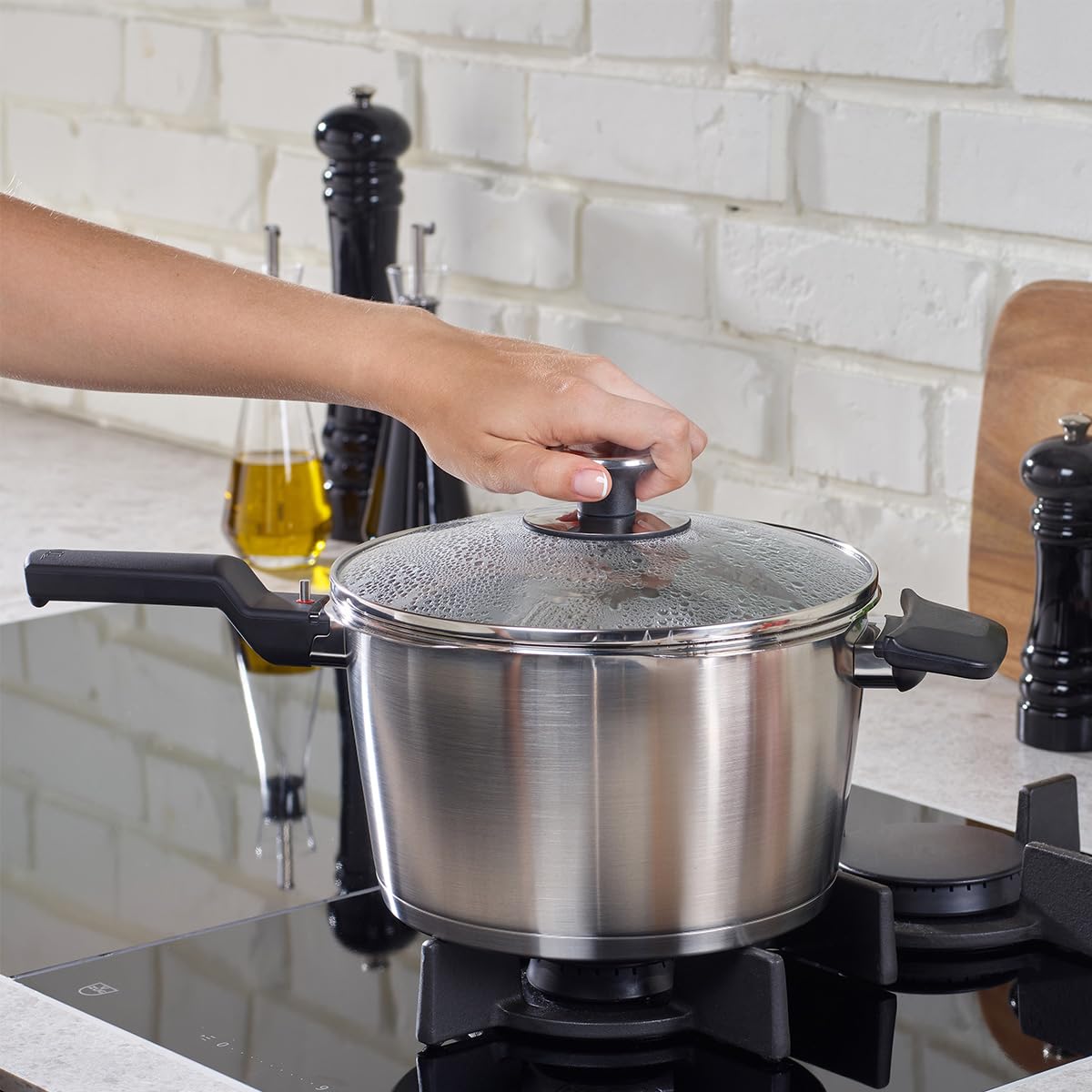 Olla de Presión Fissler Vitaquick Plata con Tapa de Vidrio