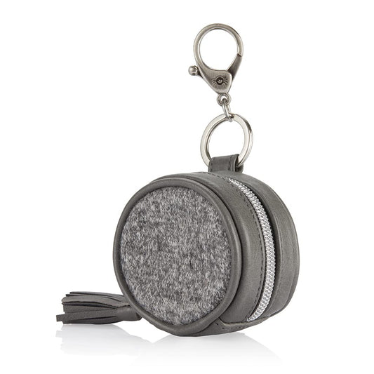 Itzy Ritzy Caja de chupetes con clip – Porta Chupón Grayson, incluye hebilla para fácil fijación a un bolso para pañales o bolso; mide 2.5” de diámetro y sostiene 2 chupetes