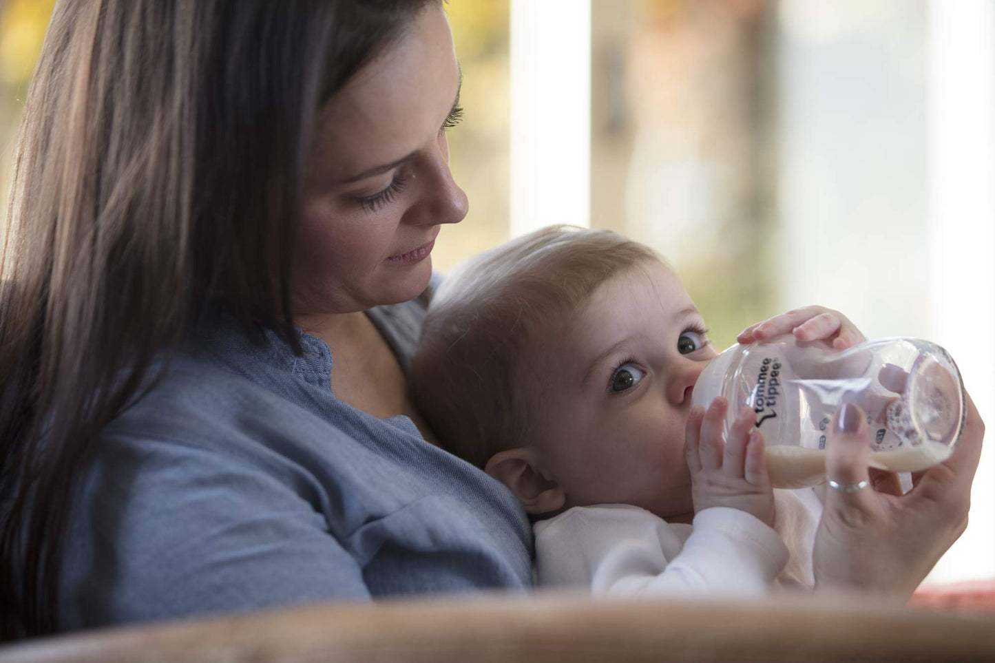 Biberón Tommee Tippee Closer to Nature Transparente con Tetina de Corte en Y
