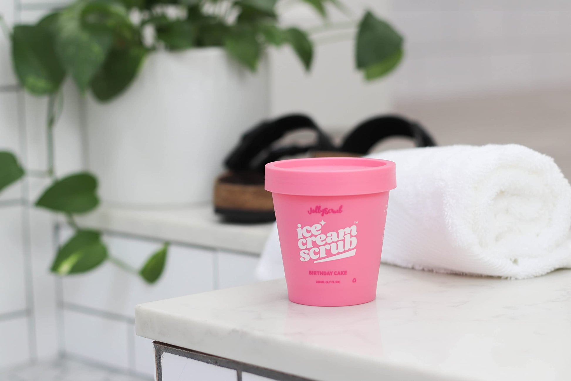 Exfoliante de Azúcar Toeah JollyScrub Birthday Cake Hidratante con Manteca de Karité y Aceites Nutritivos 200ml