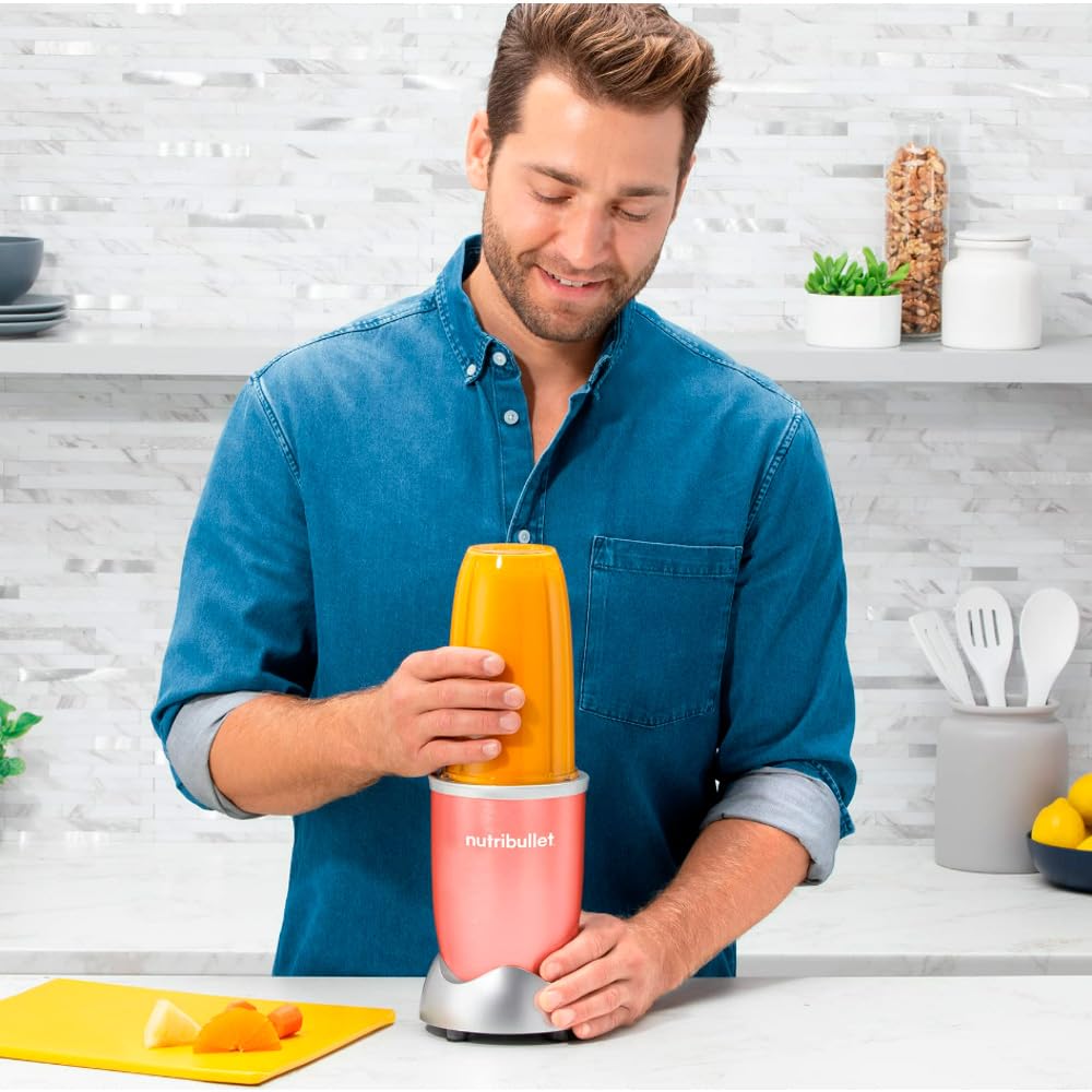 Nutribullet Licuadora Electrica, Picadora Pro 900 Watts 32Oz Mod. RNB9-0401 RENOVADA (Coral)
