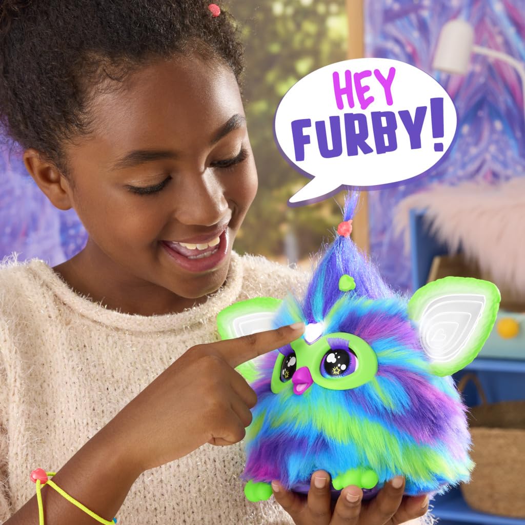Furby Galaxy Edition Juguete de Peluche Interactivo, Incluye 15 Accesorios de Moda, Brilla en la Oscuridad, Habla, Canta y se Ilumina para niños y niñas, + 6 años