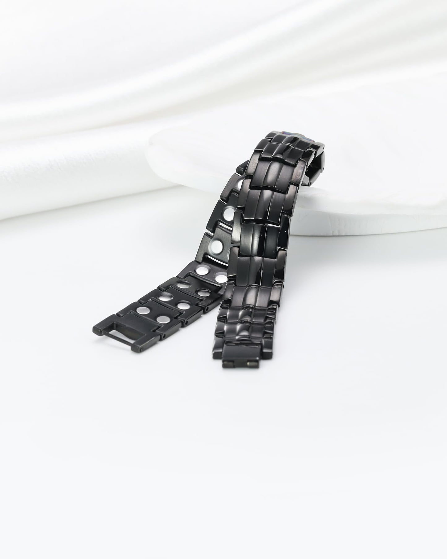 Jecanori Pulseras de acero de titanio para hombre - Pulsera ultra para hombre con herramienta de extracción y caja de regalo de joyería