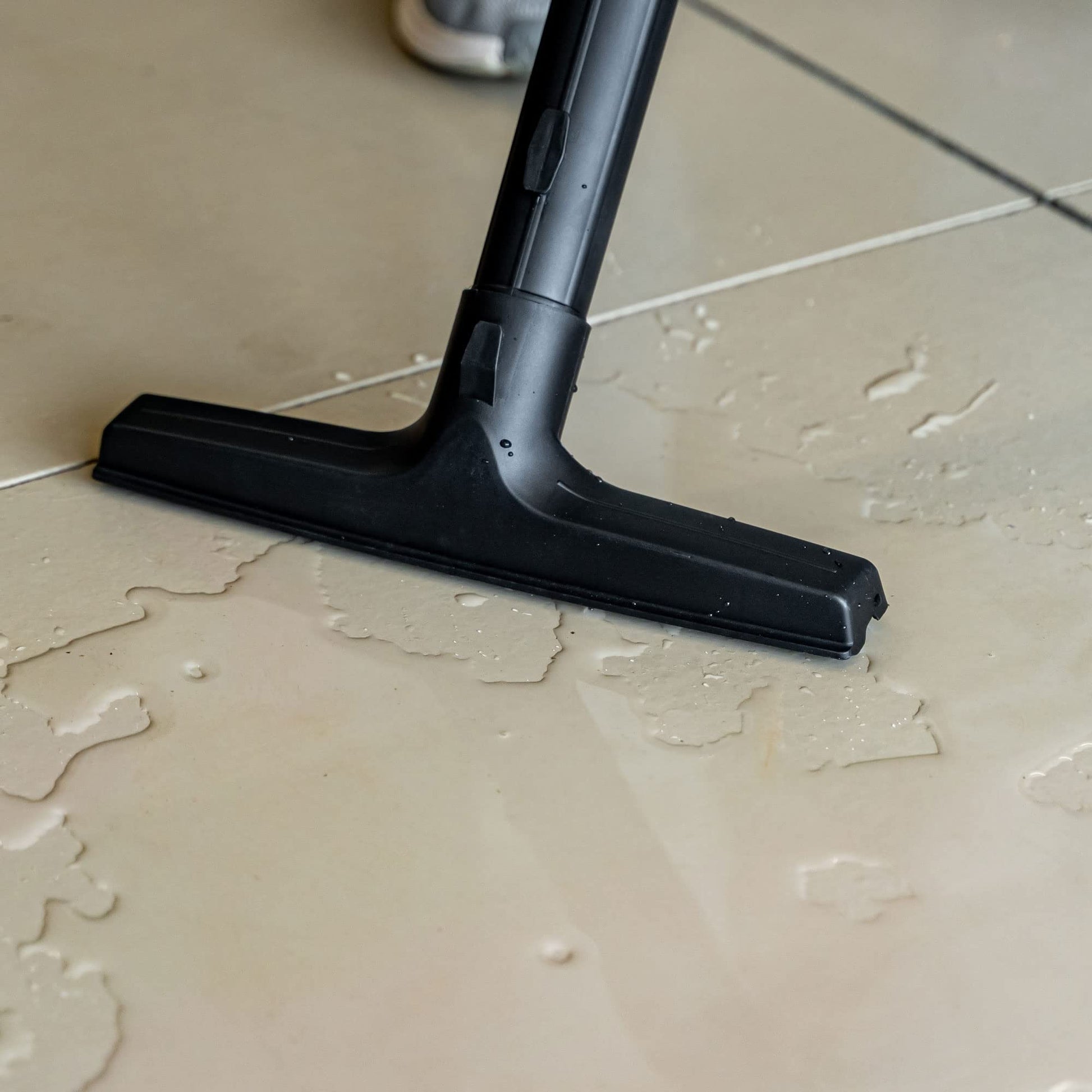 Koblenz Wet/Dry Vac - Boquilla de Piso de 1-7/8 Pulgadas, Hook-N-Store (45-1149-00-9)