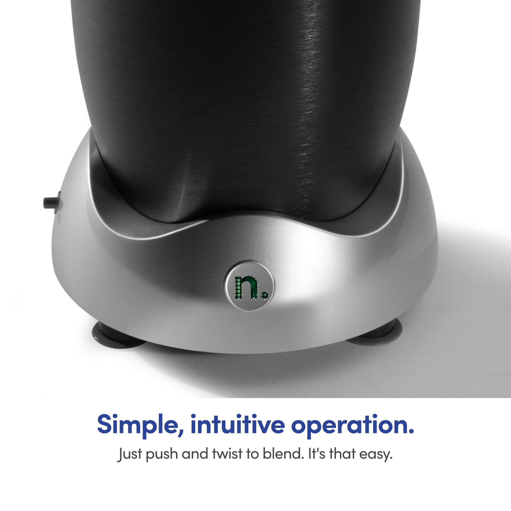 Licuadora Nutribullet Negra 1700w 8 Accesorios con Jarra Para Sopas 1.33 Litros