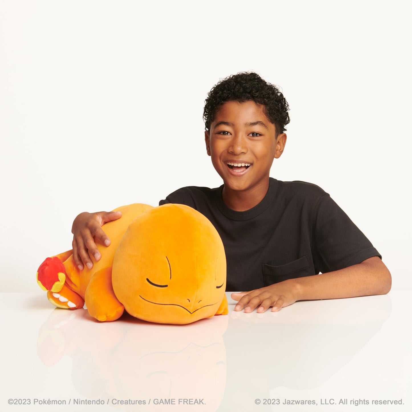 Peluche Pokemon Charmander Naranja Felpa Premium 18 Pulgadas en Postura para Dormir